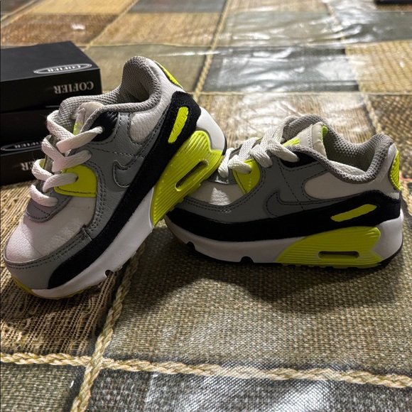 Nike Air Max Kids Grey with Neon Yellow & Black Accent Sneakers - Picture 11 of 12